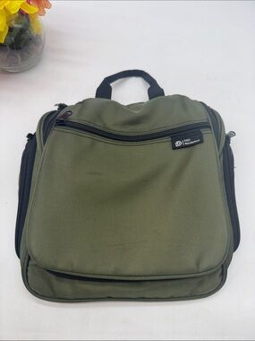 Wanderlust Olive Green Men’s Toiletry Travel Pouch